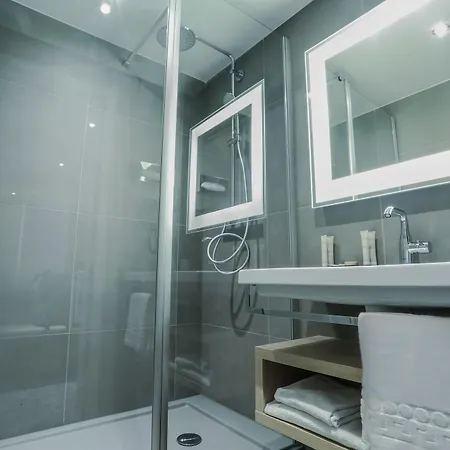 Arena La Defense Hotel 3*