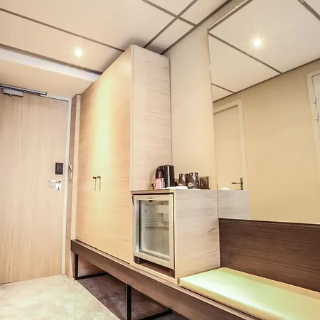 Hotel Arena La Defense 3*