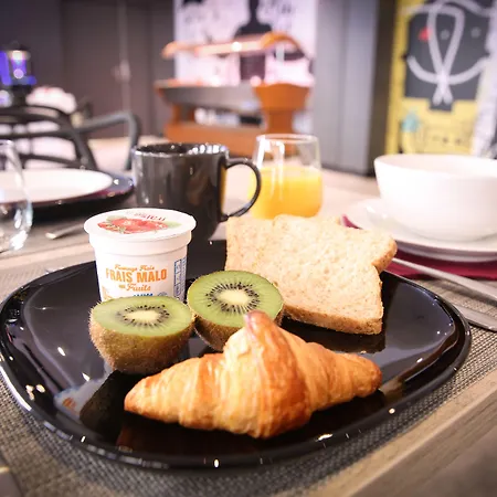 Arena La Defense 酒店 3*