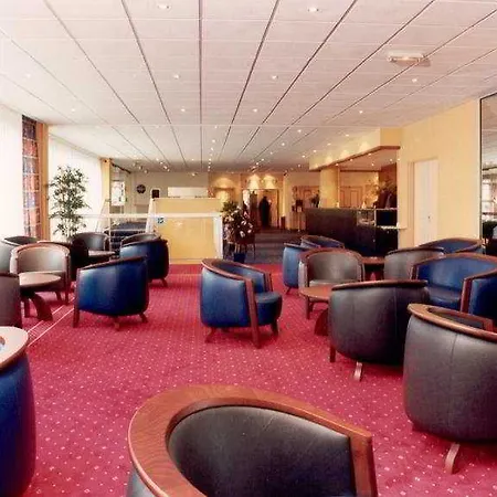 Hotel Arena La Defense 3*