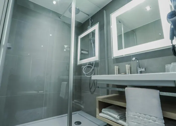 Arena La Defense Hotel 3*