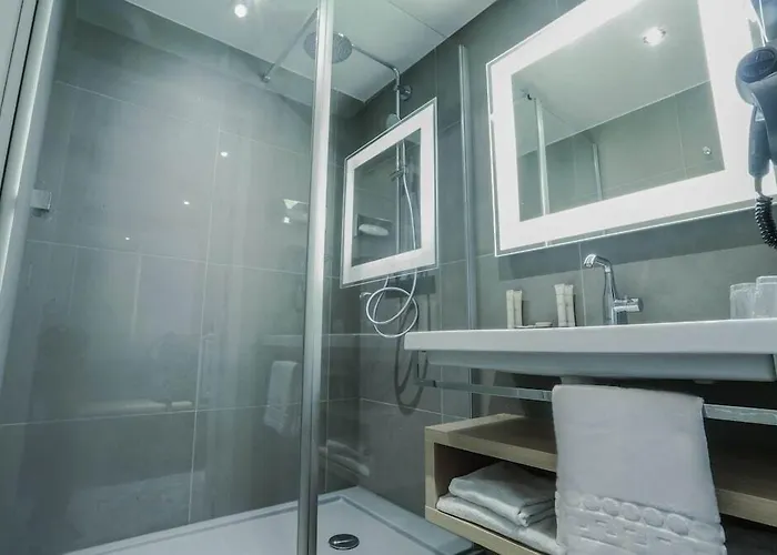 Hotel Arena La Defense Nanterre